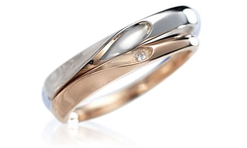 ふたりで1つのデザインの結婚指輪