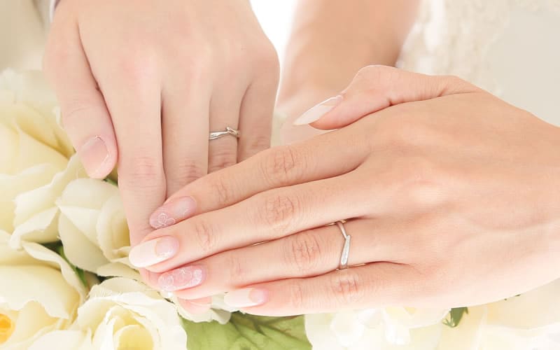 結婚指輪 V字デザイン